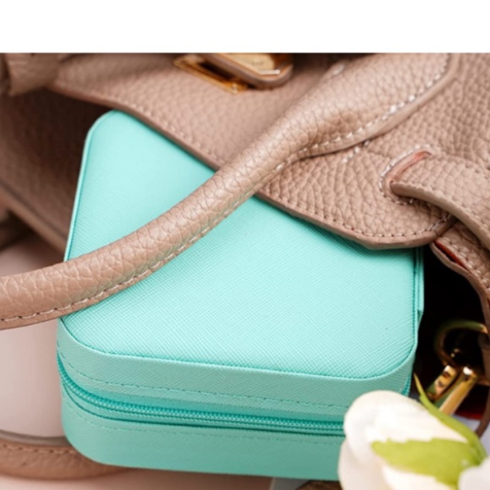๐ Teal Blue Jewelry Travel Box ๐ - Picture 4 of 5